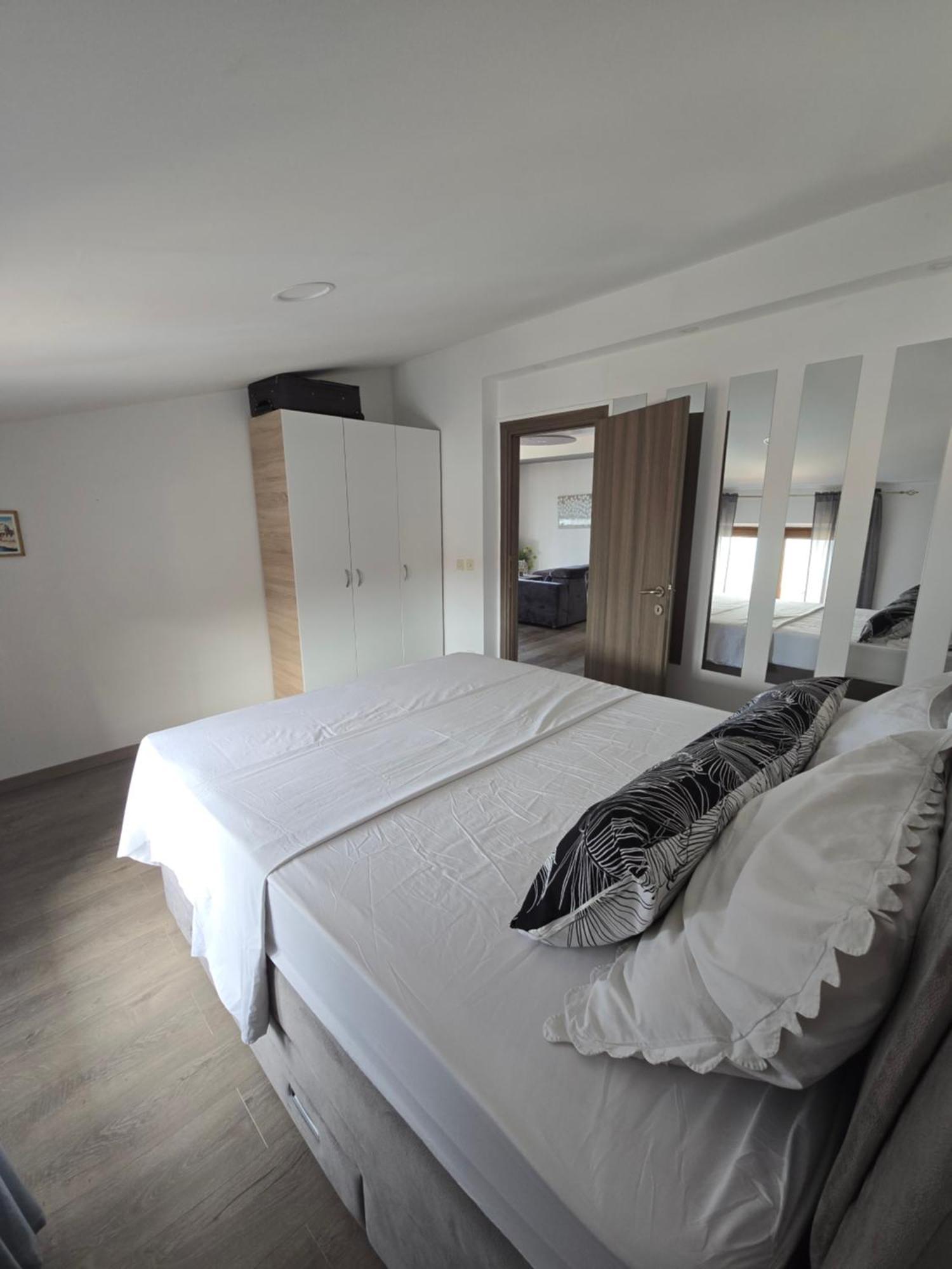 Apartments Bagaric Trogir Exteriör bild